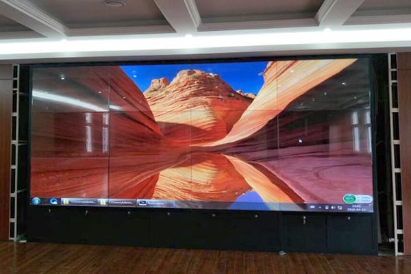 無縫拼接屏如何實現(xiàn)0mm拼縫的高清顯示？