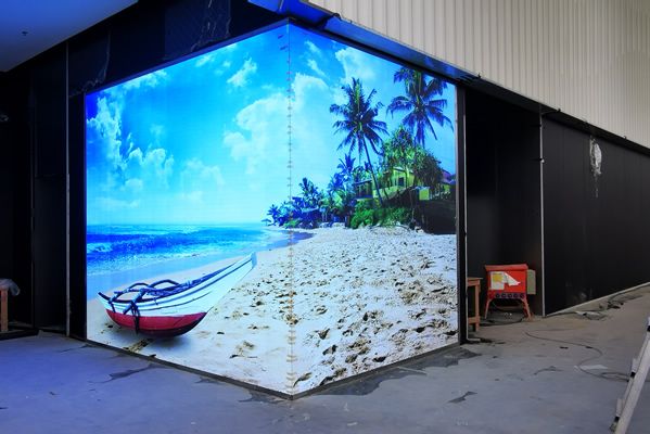 直播背景墻大屏怎么選擇，用LED屏好還是拼接屏好？