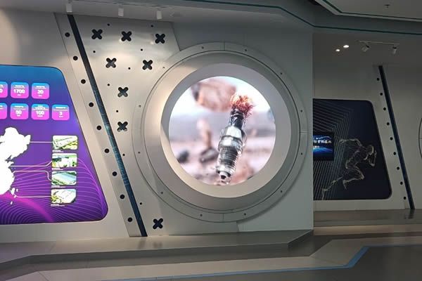 異形拼接屏怎么創(chuàng)意設(shè)計(jì)，主要應(yīng)用在哪些場(chǎng)合？