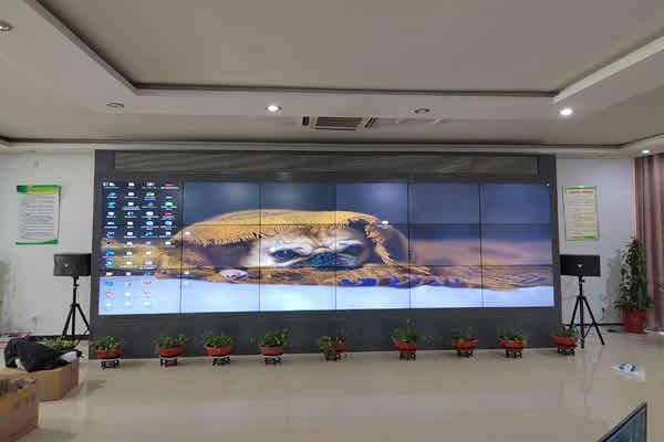 一塊55寸液晶拼接屏大概多錢，由哪些因素決定？