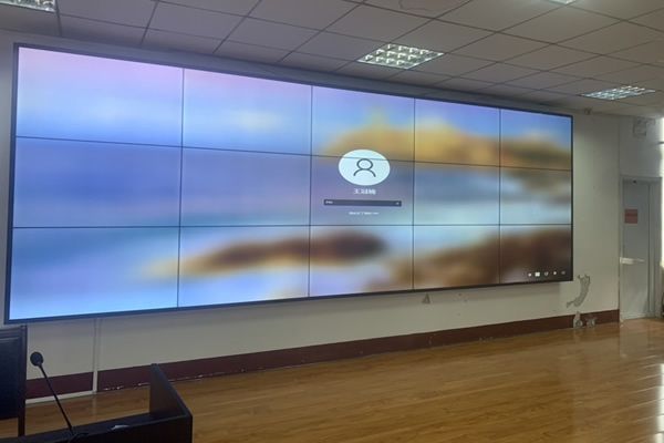 拼接屏和LED屏顯示的區(qū)別，哪種觀看體驗(yàn)效果好？