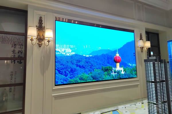 展廳大屏使用投影機(jī)好，還是LED顯示屏好