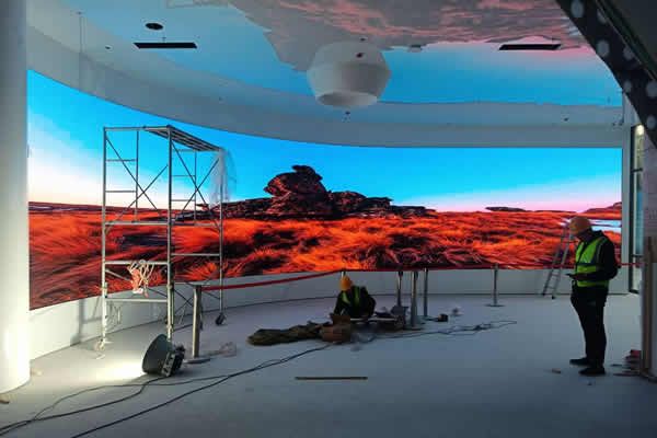 多媒體展廳LED顯示屏尺寸多大合適，用哪種規(guī)格的好?