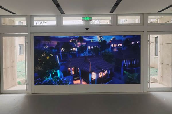 酒店使用LED顯示屏好，還是液晶拼接屏好？