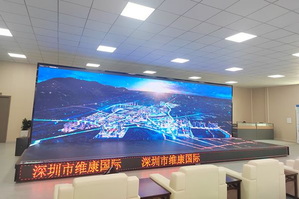 數據大屏展示用led顯示屏和拼接屏哪個好?