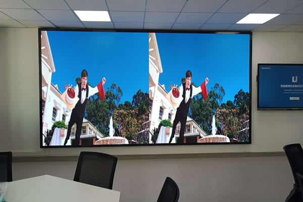 P0.9與P1.25 COB顯示屏深度技術(shù)對(duì)比分析報(bào)告