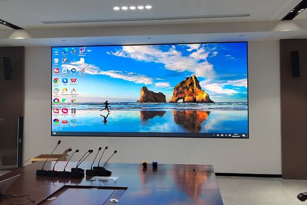 p1.53全彩led顯示屏適合在會議室開會使用嗎？