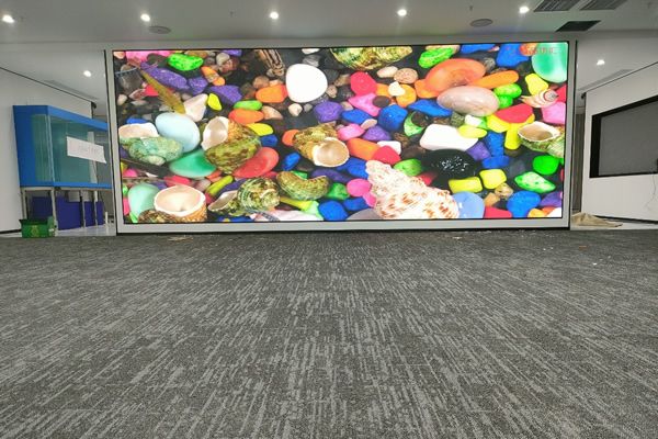 會(huì)議室智能大屏有哪種好，做多大尺寸？